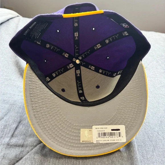New Era snap back Los Angeles Lakers hat - Picture 2 of 4